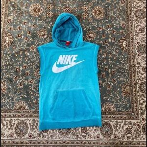 Nike Womens Medium Sleeveless Hooded Top